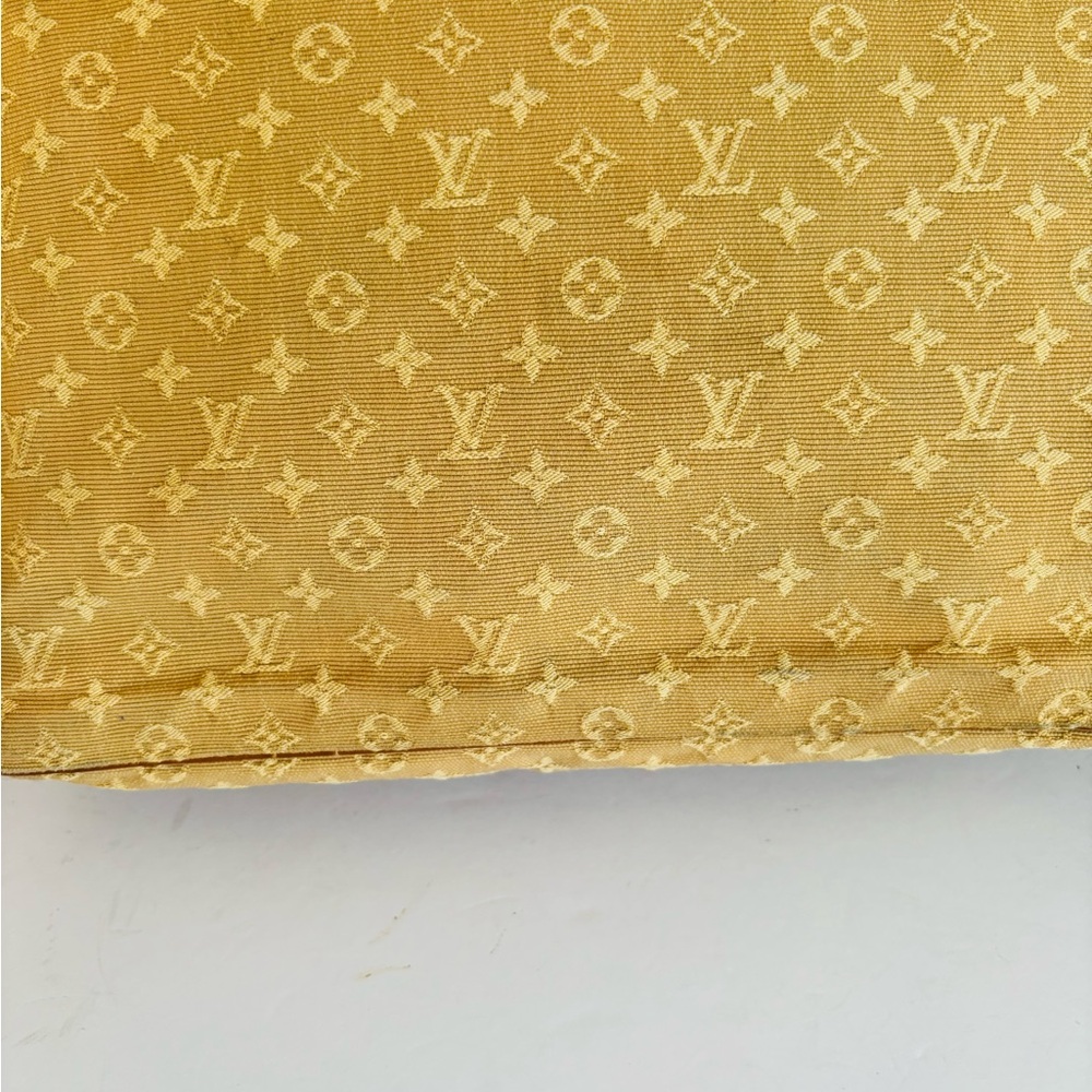 Authentic Louis Vuitton Lucille GM - Picture 4 of 15